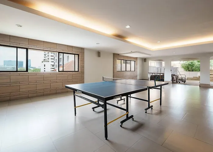 Apartment King With Kitchen-short Walk To Park,bts,mall *