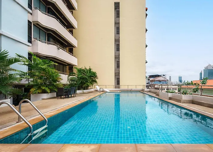 King With Kitchen-short Walk To Park,bts,mall *
