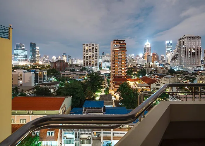 King With Kitchen-short Walk To Park,bts,mall Apartment
