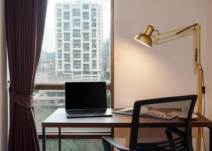 King With Kitchen-short Walk To Park,bts,mall Apartment *